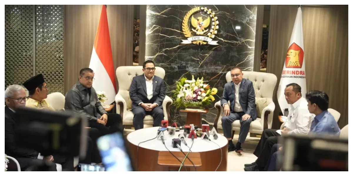 Pertemuan pimpinan DPR RI bersama pemerintah membahas arah revisi UU Pemilu di Kompleks Parlemen Senayan, Jakarta, dihadiri pejabat terkait tingkat nasional hari itu. ( Foto: Yoga/Mahendra)