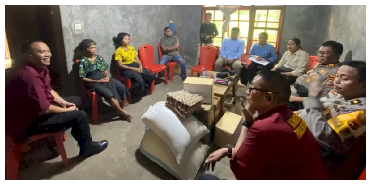 Tim Psikologi Polda NTT melakukan pendampingan dan konseling kepada keluarga siswa SD di Desa Naruwolo, Kabupaten Ngada, Rabu 4 Februari 2026 pascakejadian duka. (Foto TBN Polda NTT)