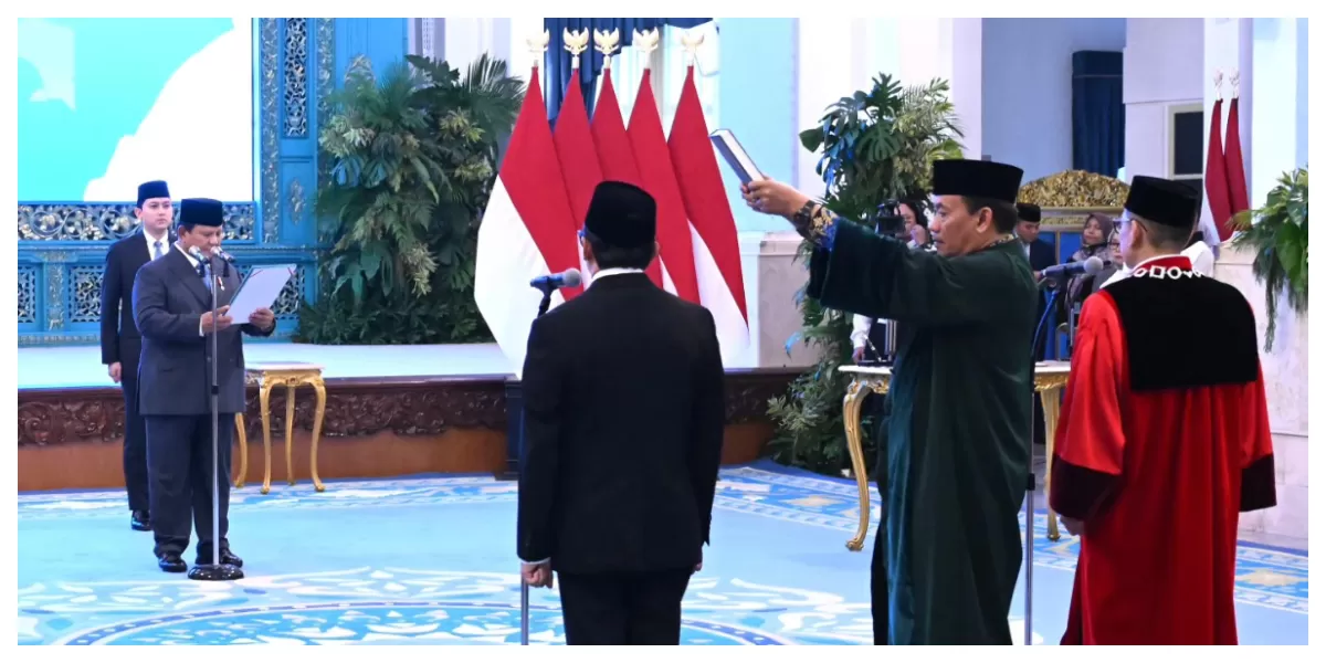 Presiden Prabowo Subianto memberi ucapan selamat kepada Juda Agung usai pelantikan Wakil Menteri Keuangan di Istana Negara Jakarta, Kamis pagi. (Foto Setkab RI)