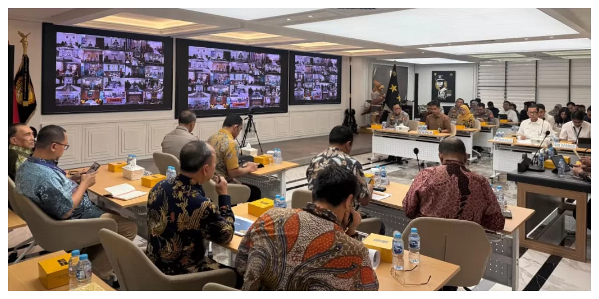 Rapat koordinasi Polri dengan Himbara dan Bulog membahas penguatan ekosistem jagung pakan ternak, termasuk akses permodalan dan harga stabil bagi petani. 