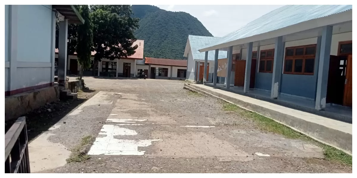 Suasana SMA Katolik Pancasila Borong tampak sepi tanpa aktivitas belajar mengajar selama dua hari aksi mogok kerja para guru. (Foto/ Acong Harson)