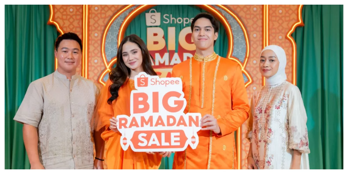 Koleksi Raya 2026 Heaven Lights menampilkan abaya, scarf, dan busana modest dengan detail emboss khas untuk menyambut Ramadan dan Idul Fitri.