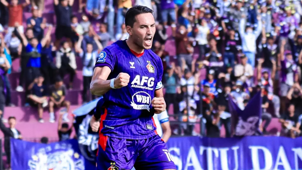 Kapten Persik Kediri Ezra Walian (I League)