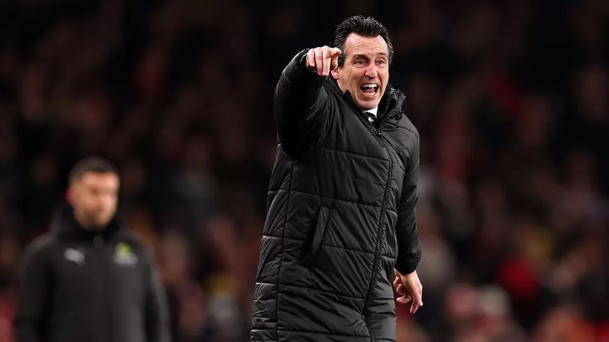 Pelatih Aston Villa Unai Emery berikan instruksi kepada pemainnya (AVFC)