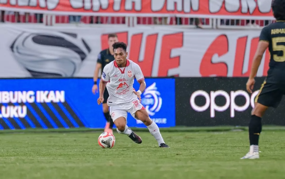 Aksi pemain Malut United FC Taufik Rustam saat menghadapi Borneo FC (Malut United FC)