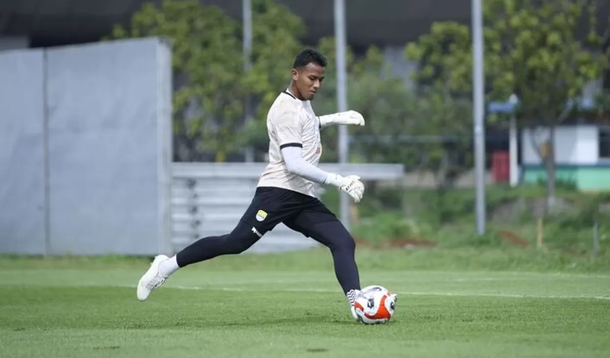 Kiper Persib Bandung, Teja Paku Alam. (PERSIB)