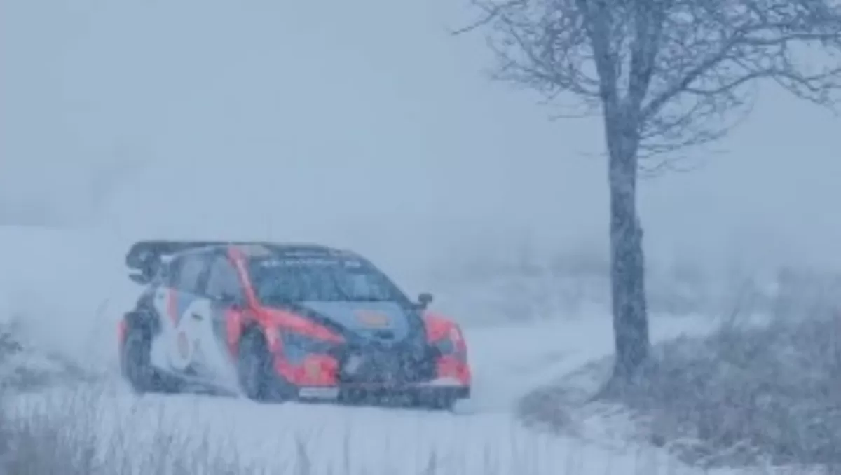 Hyundai tunda tes mobil WRC Thierry Neuville karena gangguan salju lebat (@thierryneuville)