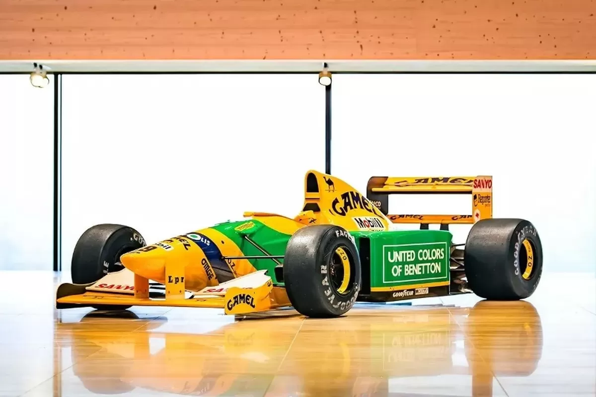 Mobil Benetton B192 tahun 1992 yang dikendarai Michael Schumacher dilelang (Broad Arrow Auctions)