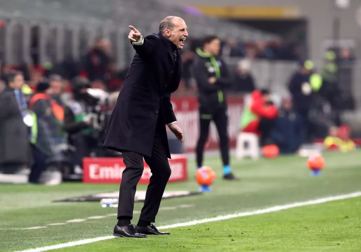 Massimiliano Allegri meminta Milan tenang. 