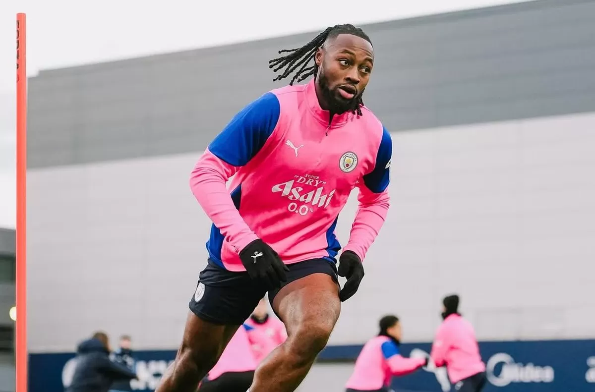 Antoine Semenyo jalani latihan perdananya di Manchester City (@mancity)