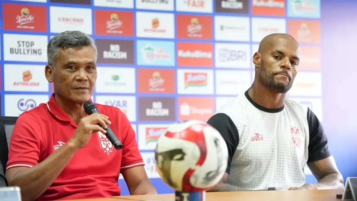 Pelatih Malut United Hendri Susilo dan David da Silva pada sesi konferensi pers (I League)