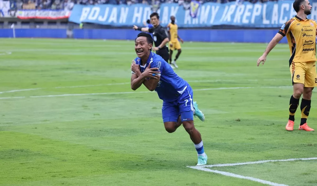 Pemain Persib Beckham Putra melakukan selebrasi usai bobol gawang Persija. (Persib)