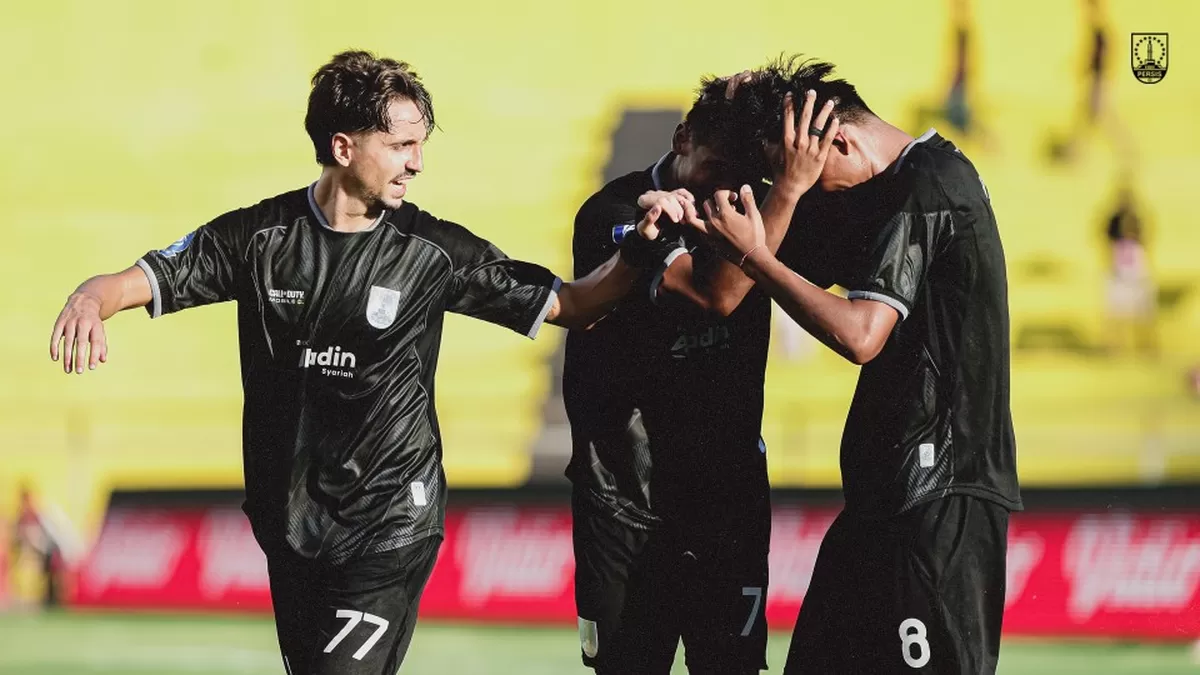 Pemain Persis berselebrasi usai cetak gol ke gawang Semen Padang. (Persis)