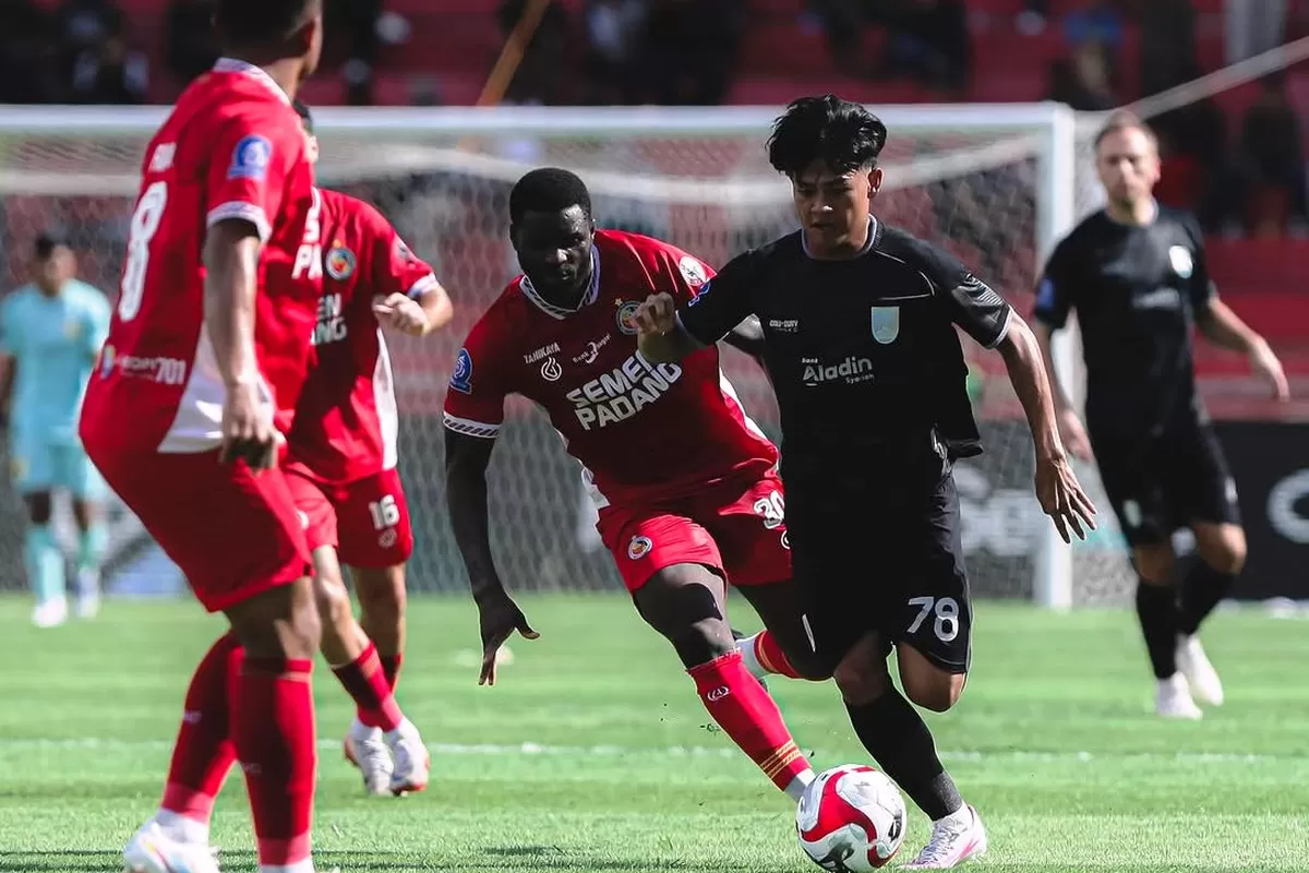 Zanadin Fariz cetak gol penyeimbang untuk Persis Solo di laga melawan Semen Padang FC (@persisofficial)