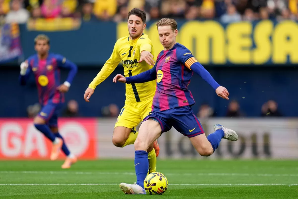 Frenkie de Jong mendapat kartu merah langsung di waktu tambahan pertandingan antara Barcelona dan Real Madrid.