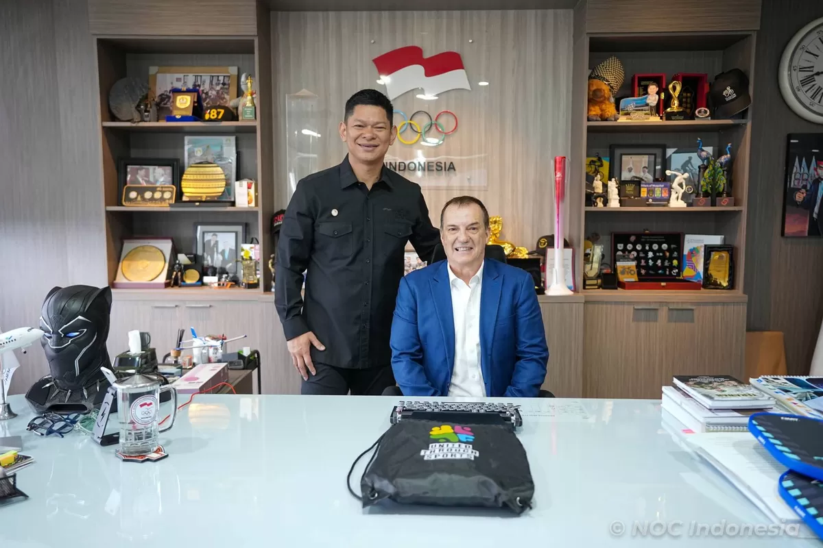Presiden AIMS, Stephan Fox dan Ketua Umum NOC Indonesia, Raja Sapta Oktohari. (NOC Indonesia)