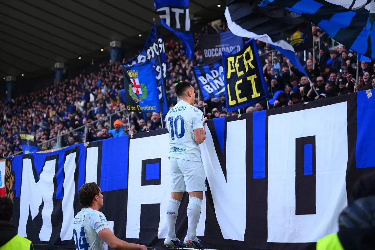 Selebrasi gol ke-168 Lautaro Martinez di depan pendukung Inter Milan (Inter Milan)