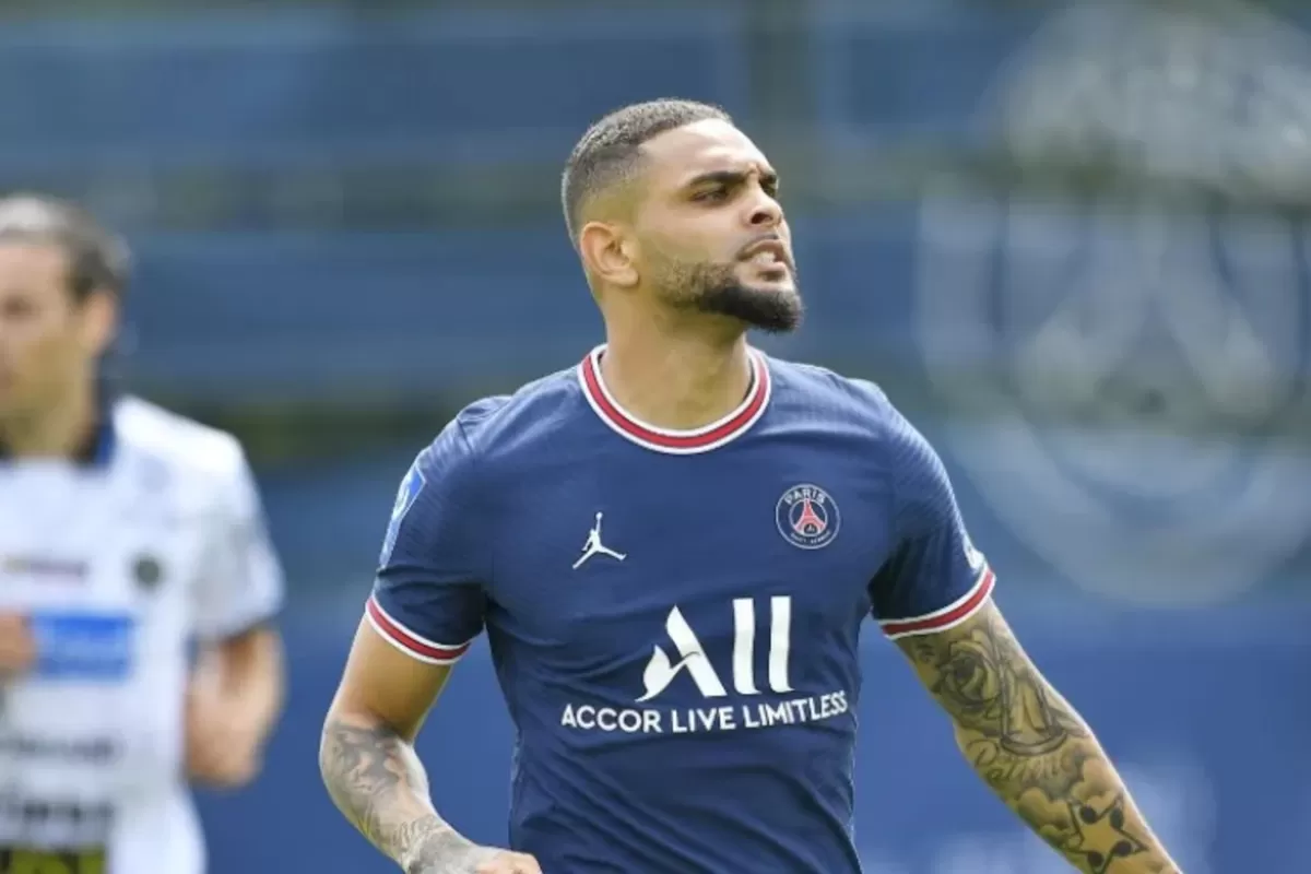 Persib dilaporkan sedang mendekati eks PSG, Layvin Kurzawa. (Instagram Layvin Kurzawa)
