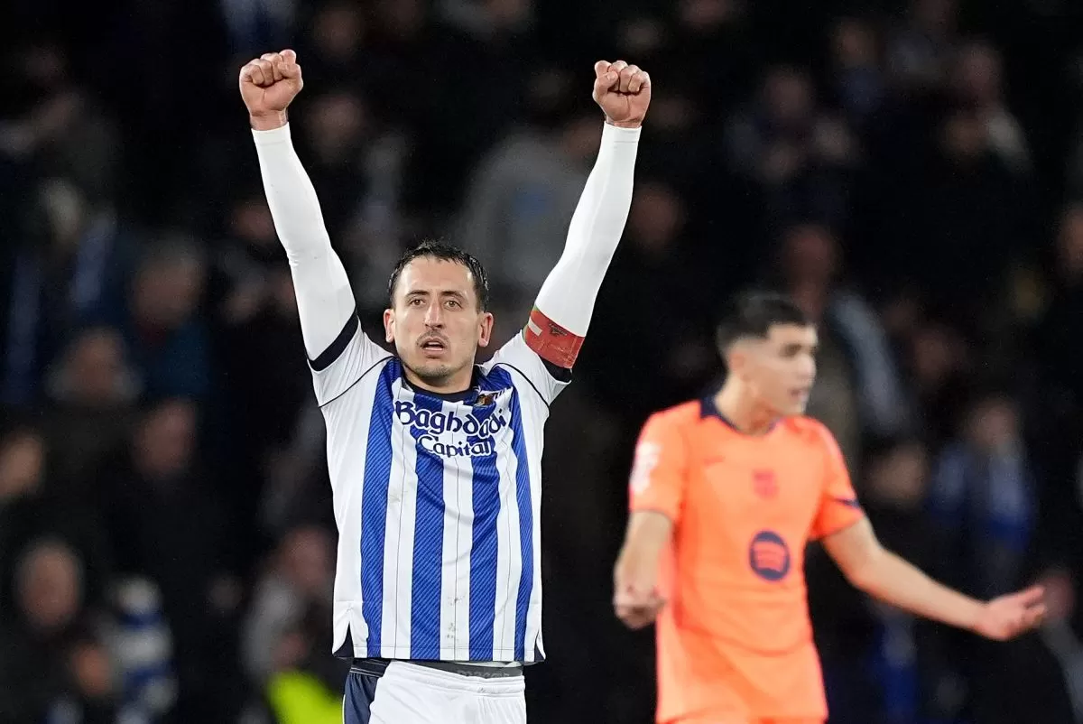 Real Sociedad mengalahkan Barcelona 2-1 di Anoeta.