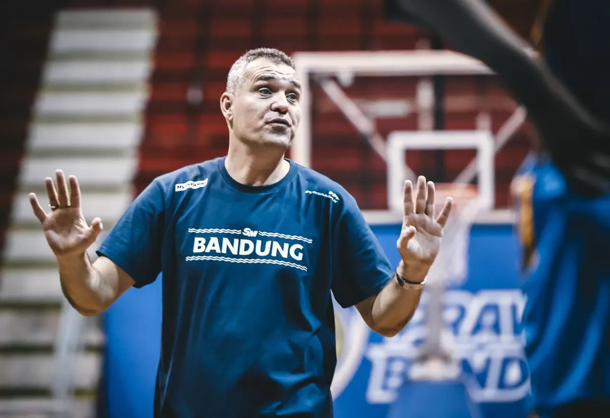 Pelatih Satria Muda Pertamina Bandung Djordje Jovicic (Satria Muda)
