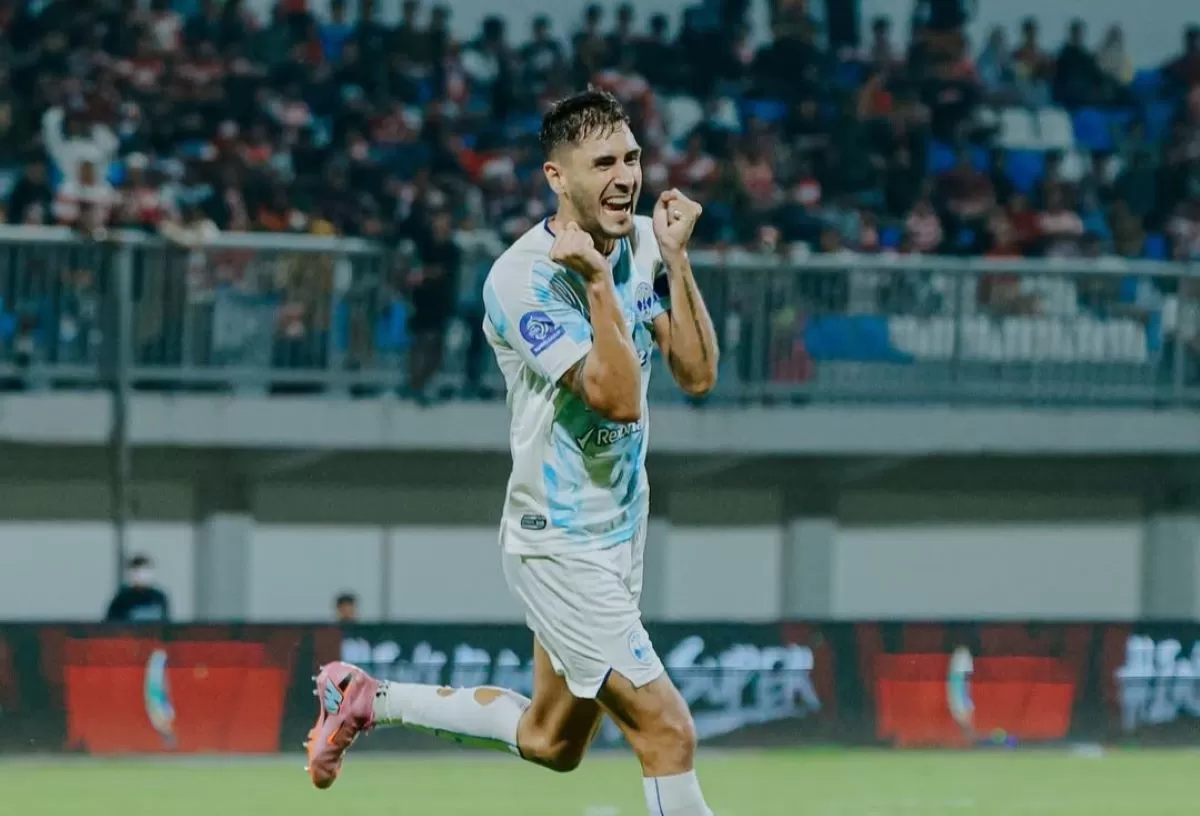 Selebrasi Franco Ramos usai cetak gol perdana ke gawang Madura United FC (PSIM Yogyakarta)