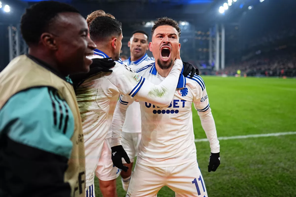Jordan Larsson merayakan gol penyeimbang Copenhagen melawan Napoli di Liga Champions.