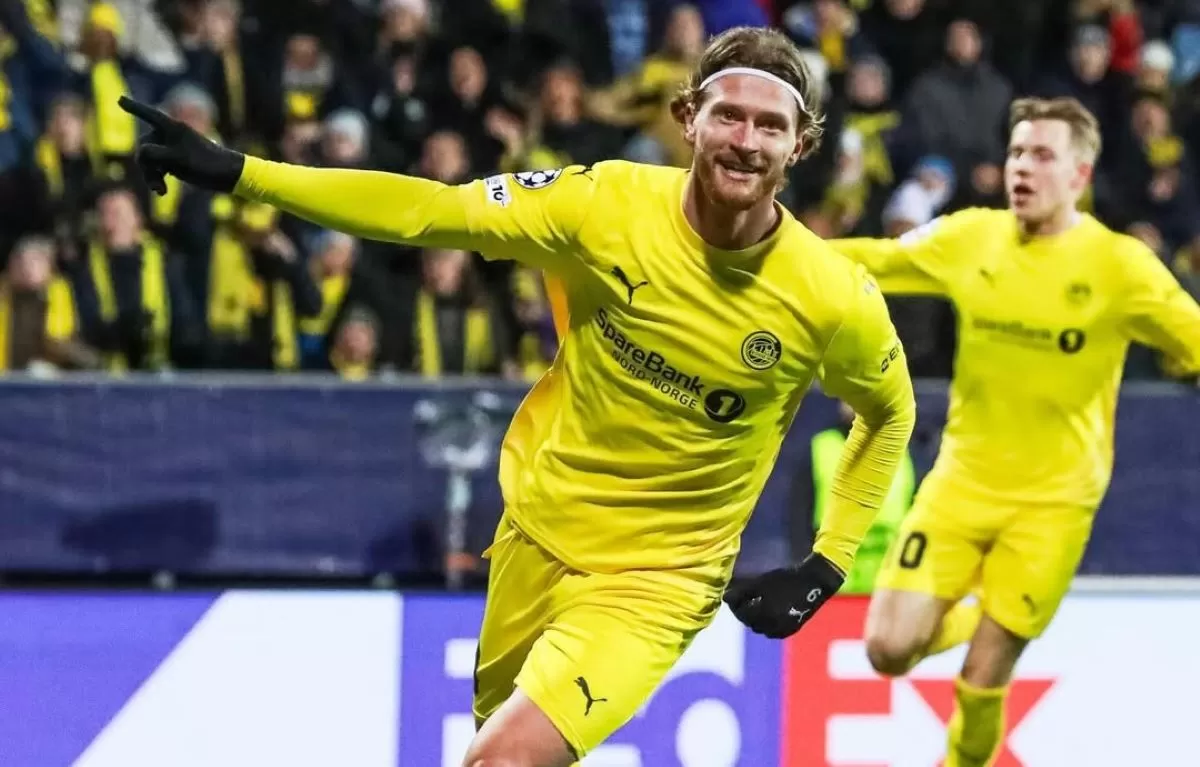 Striker Bodo/Glimt Kasper Hogh cetak brace ke gawang Manchester City (@bodoglimt)