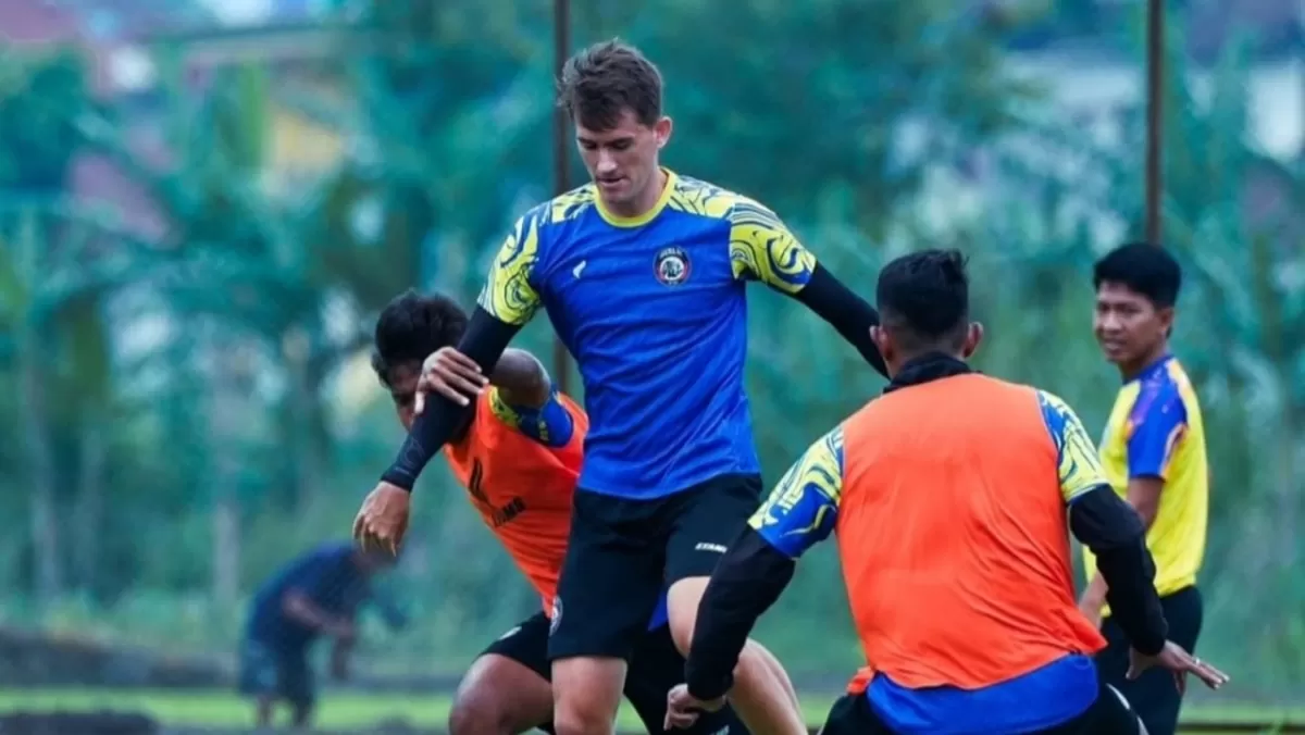 Para pemain Arema FC sedang berlatih untuk menghadapi putaran kedua Super League 2025/26. (I. League)