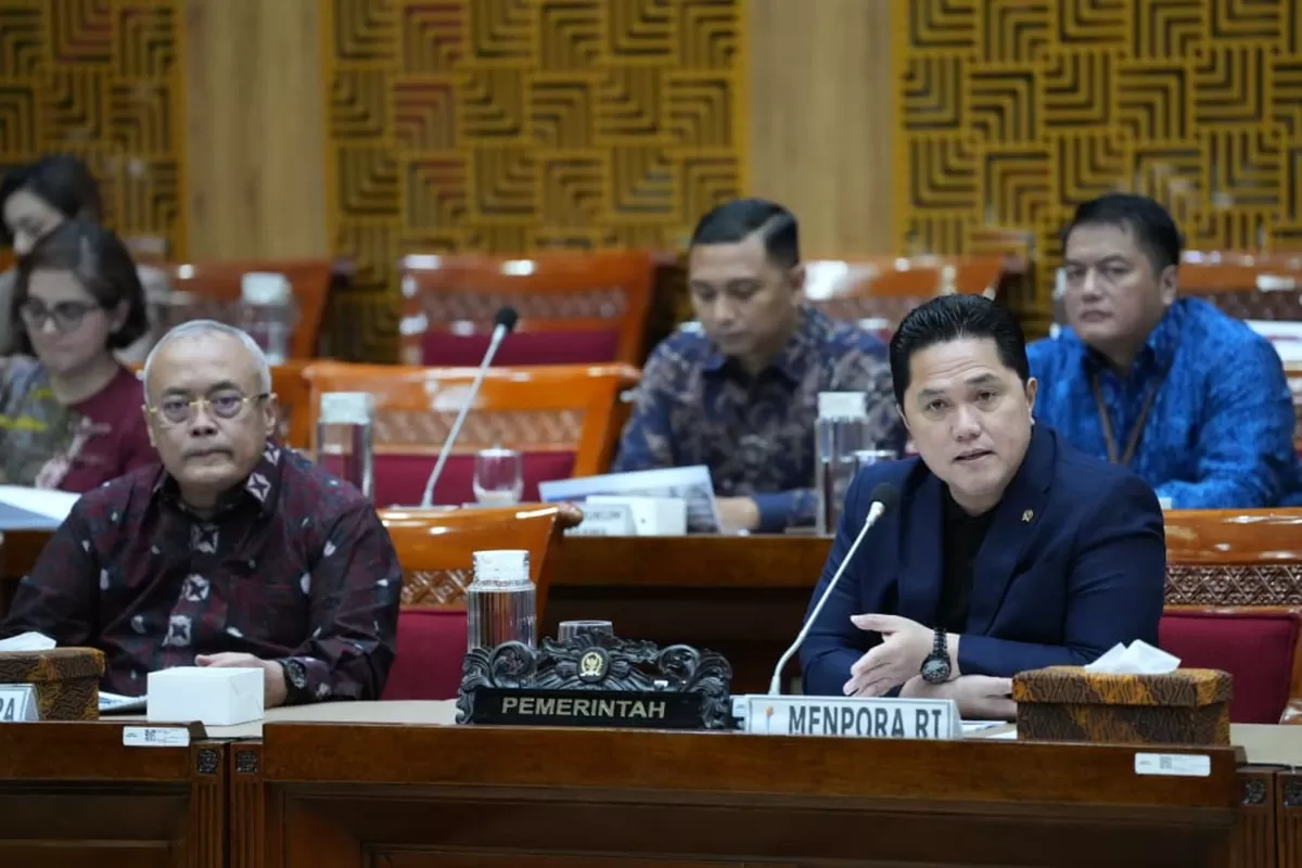 Menpora Erick Thohir saat rapat kerja dengan DPR RI, Selasa (27/1). (Kemenpora)