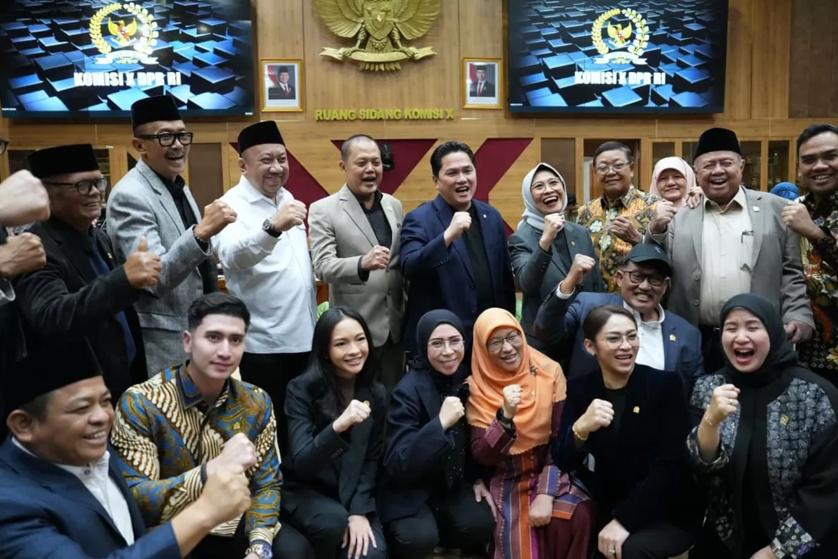 Menpora Erick Thohir, bersama anggota Komisi X DPR RI, usai rapat kerja, Selasa (27/1). (Kemenpora)