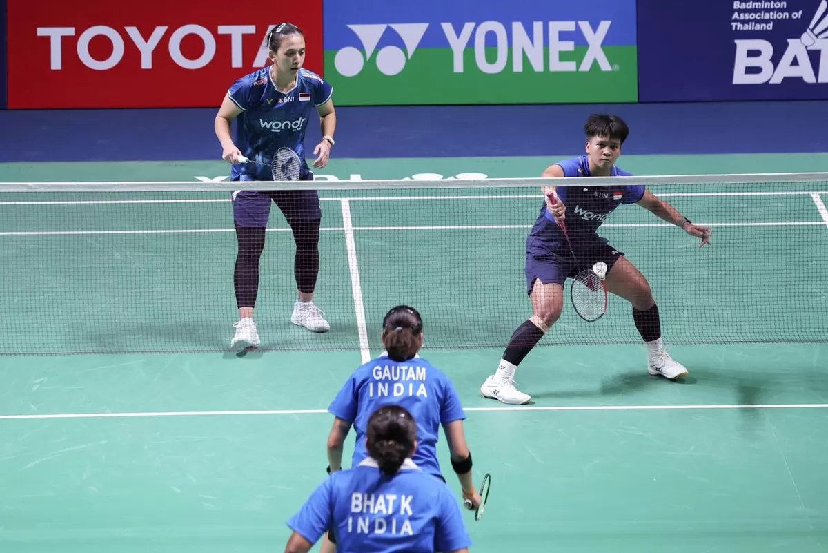 Unggulan kelima Febriana Dwipuji Kusuma/Meilysa Trias Puspitasari tampil meyakinkan saat menghadapi ganda India, Ashwini Bhat K./Shikha Gautam di Thailand Masters 2026. (PBSI)