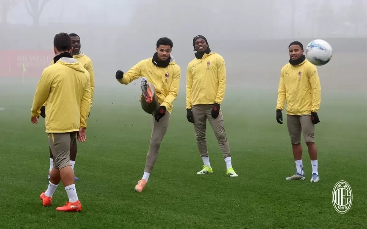 Skuat AC Milan jalani latihan di tengah cuaca dingin (AC Milan)