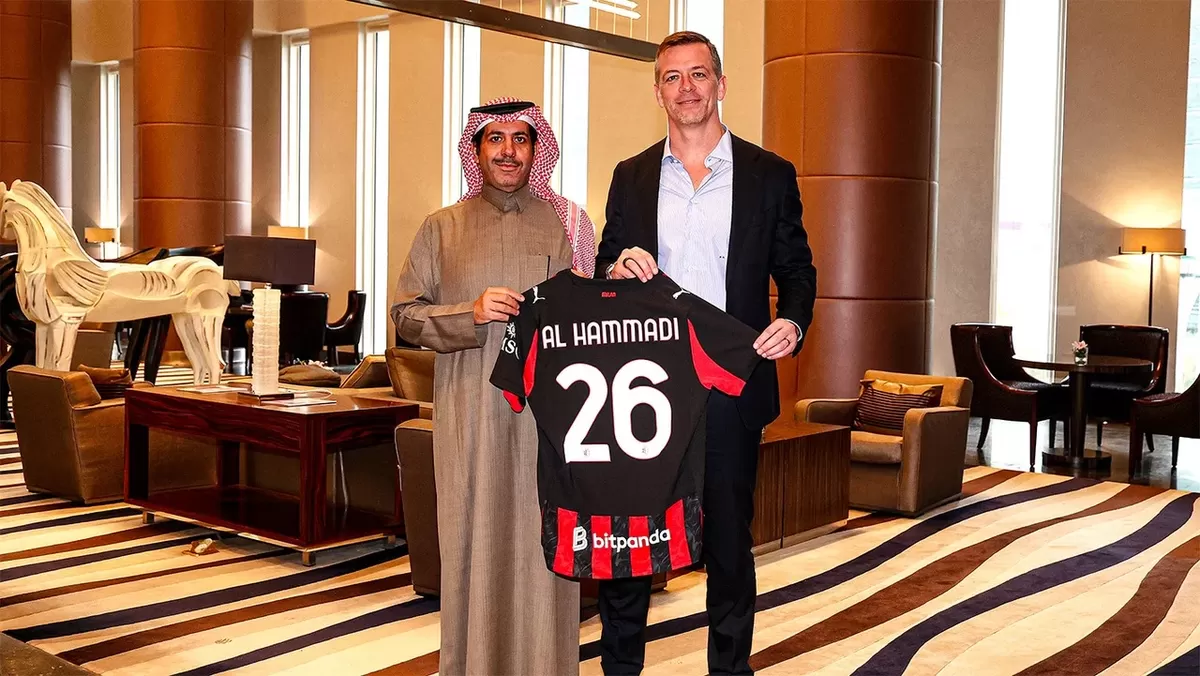 Mohammed Saleh Al Hammadi, CEO of Al Hammadi Holding bersama Maikel Oettle, Chief Revenue Officer of AC Milan (AC Milan)