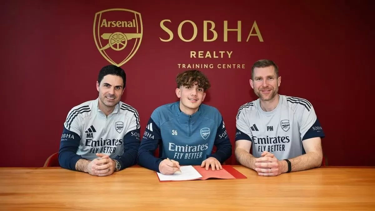 Max Dowman (tengah) teken perjanjian prakontrak dengan Arsenal (Arsenal)