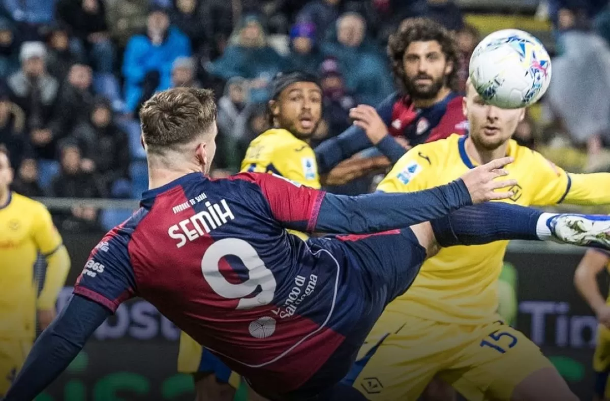 Tendangan voli Semih Kilicsoy bawa kemenangan bagi Cagliari (@cagliaricalcio)