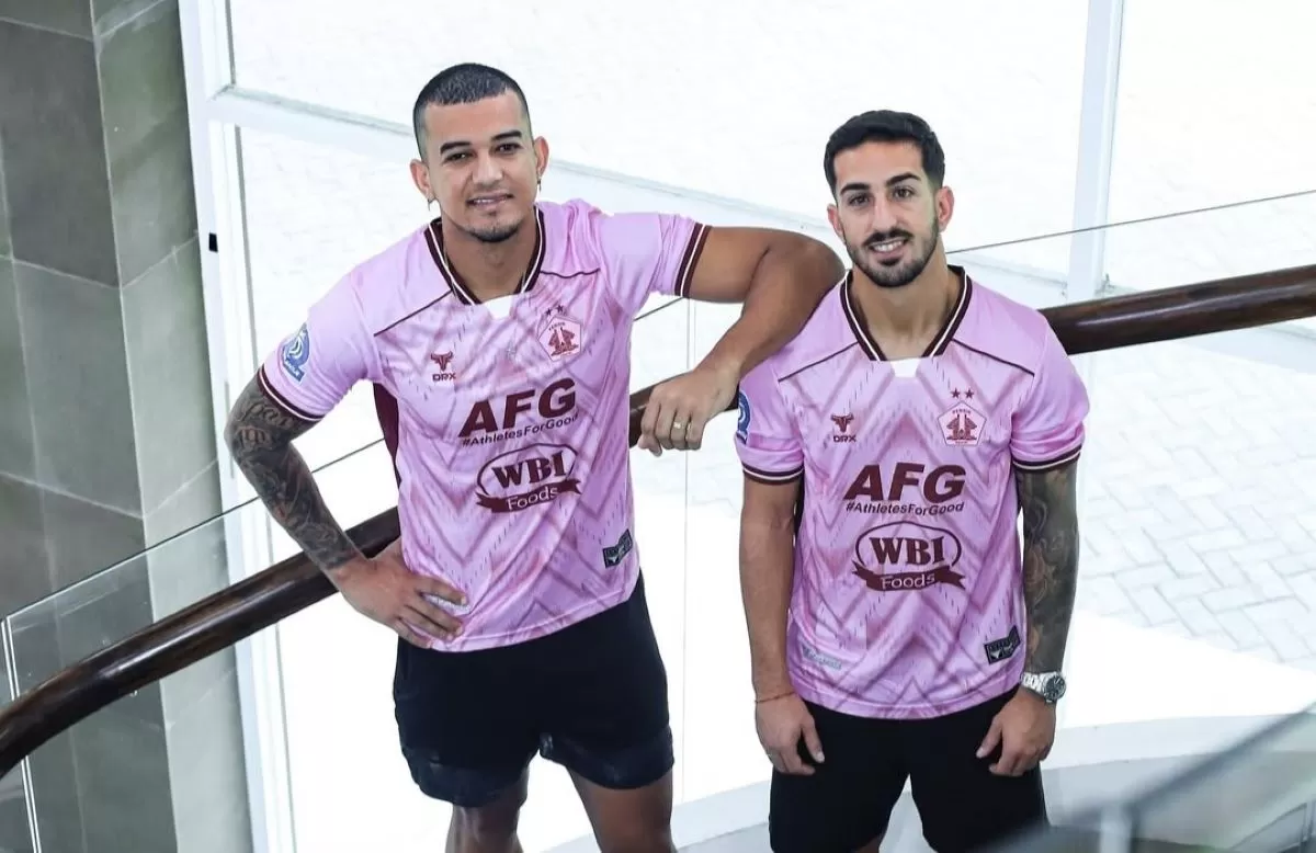 Rodrigo Dias dan Ernesto Gomez (kanan), pemain asing baru Persik Kediri di Super League 2025/26.  (@persikfcofficial)