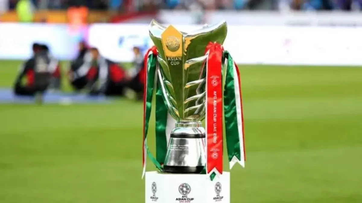 Trofi Piala Asia. (AFP)