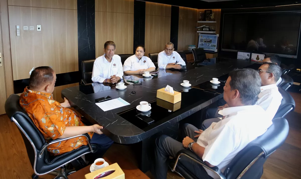 Seksi Wartawan Olahraga (SIWO) PWI Pusat melakukan audiensi dengan Komite Olahraga Nasional Indonesia (KONI) Pusat.