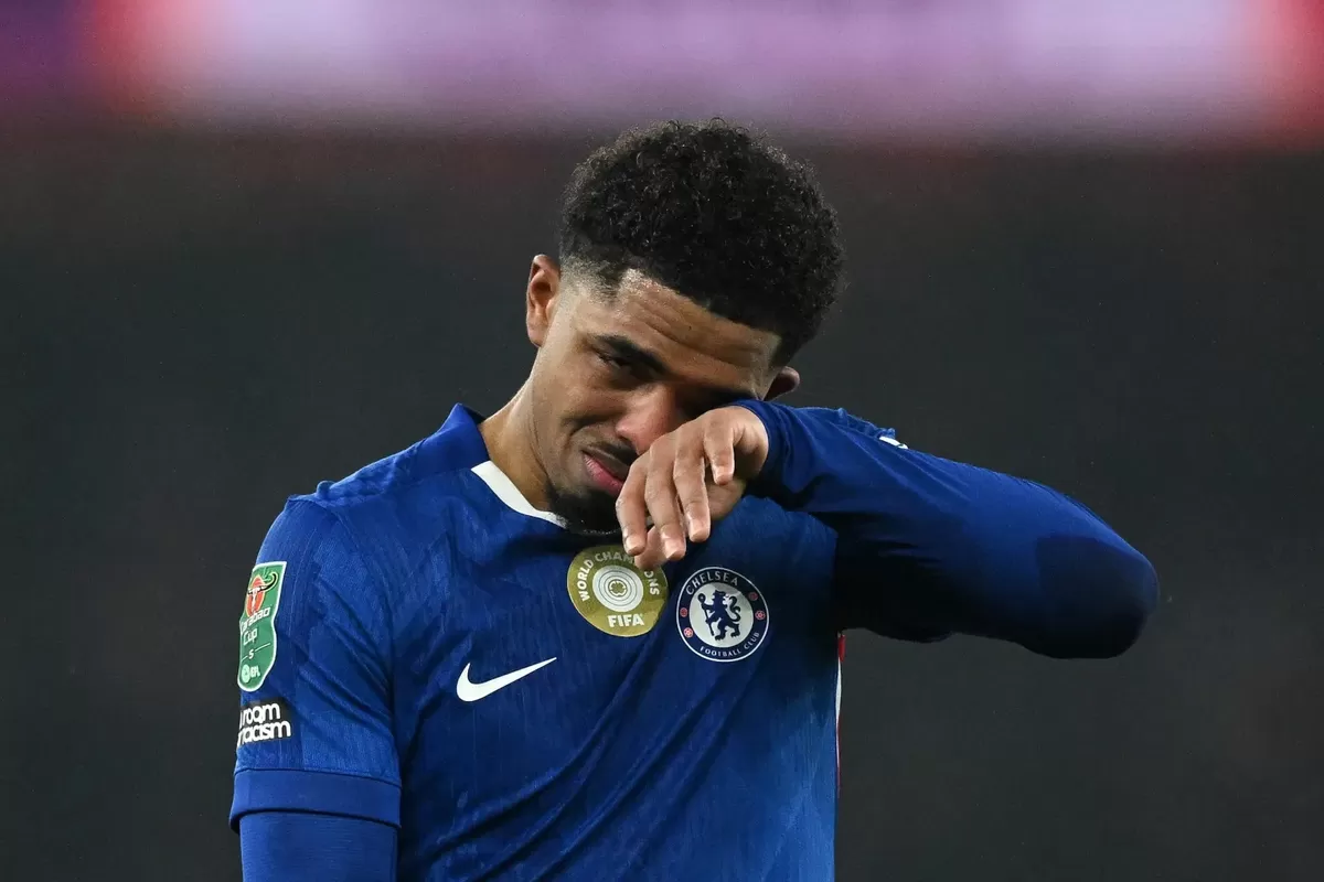 Wesley Fofana menangis setelah kekalahan menyakitkan Chelsea di Carabao Cup.