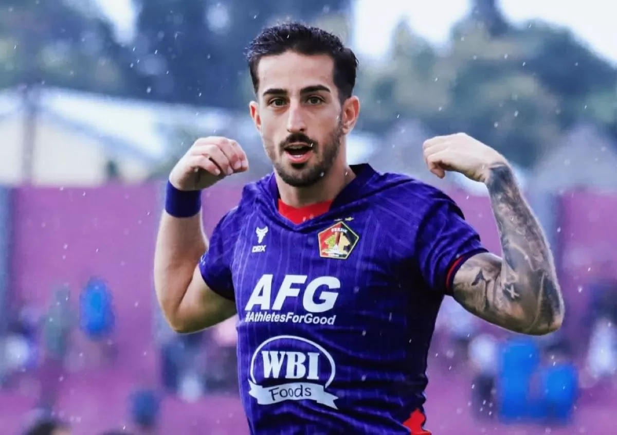 MAsih jetlag, Ernesto Gomez malah cetak gol di debutnya bersama Persik Kediri (@persikfcofficial)