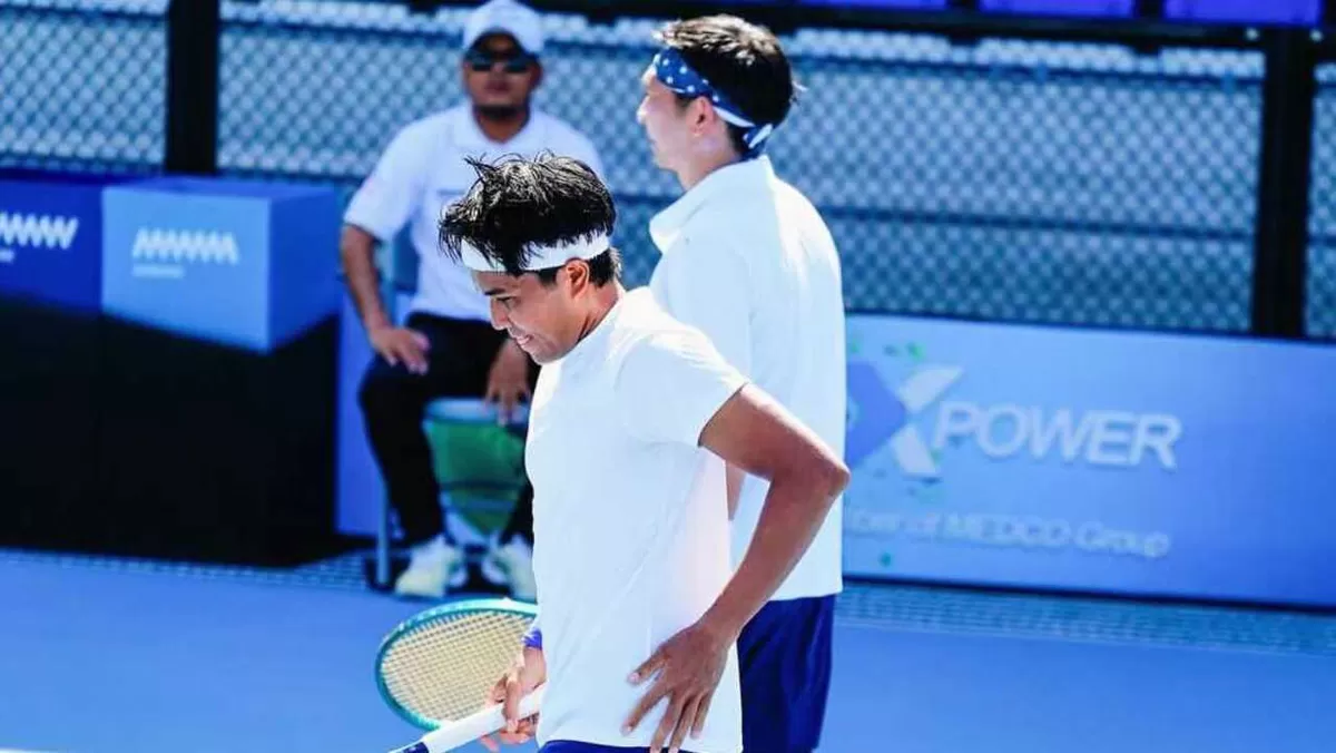 Pasangan ganda Christopher Rungkat dan Justin Barki tampil solid dan menuntaskan laga penentuan dengan kemenangan straight set atas duet Stanislas Dussey/Kadangan Killi.  (web)