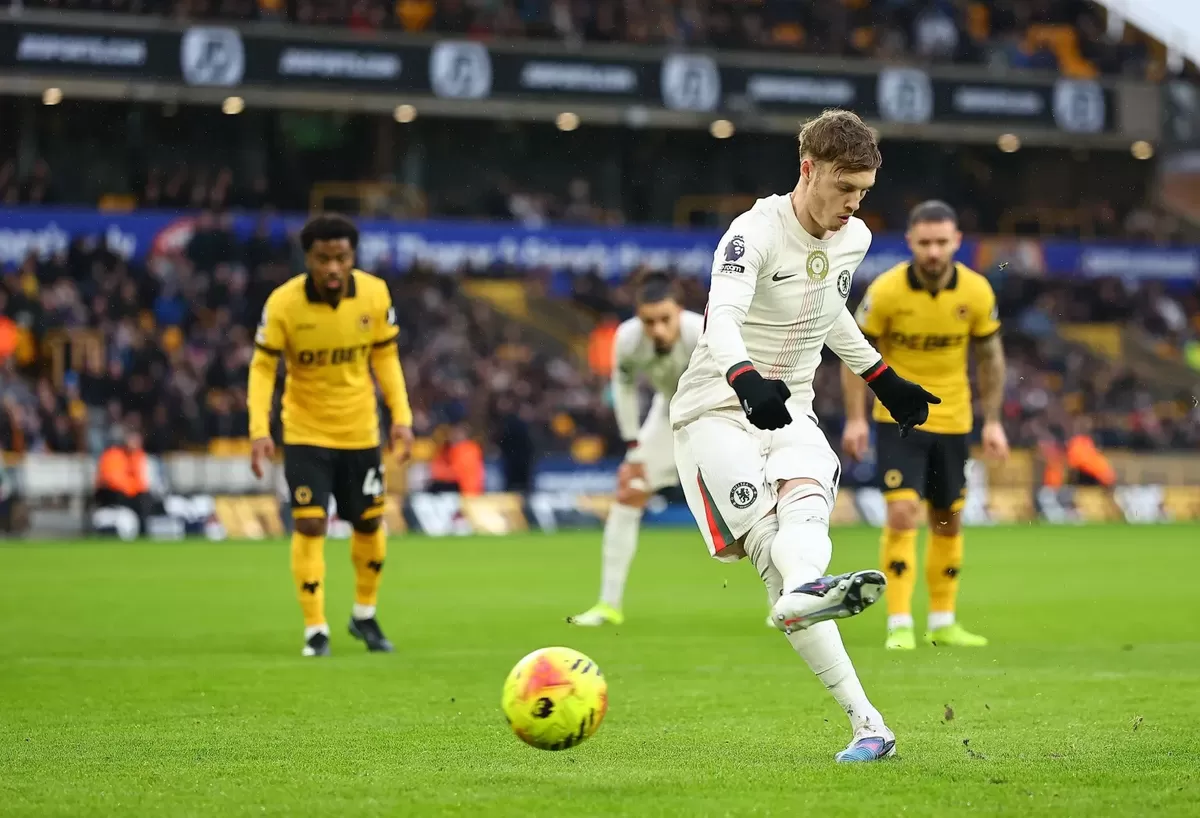 Cole Palmer mencetak hattrick untuk Chelsea melawan Wolves.