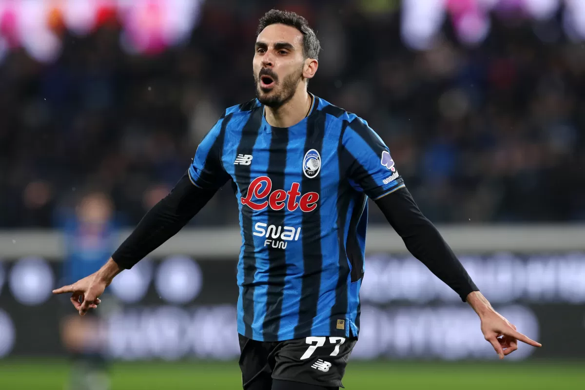 Davide Zappacosta dari Atalanta merayakan setelah mencetak gol kedua timnya selama pertandingan Serie A antara Atalanta BC dan US Cremonese
