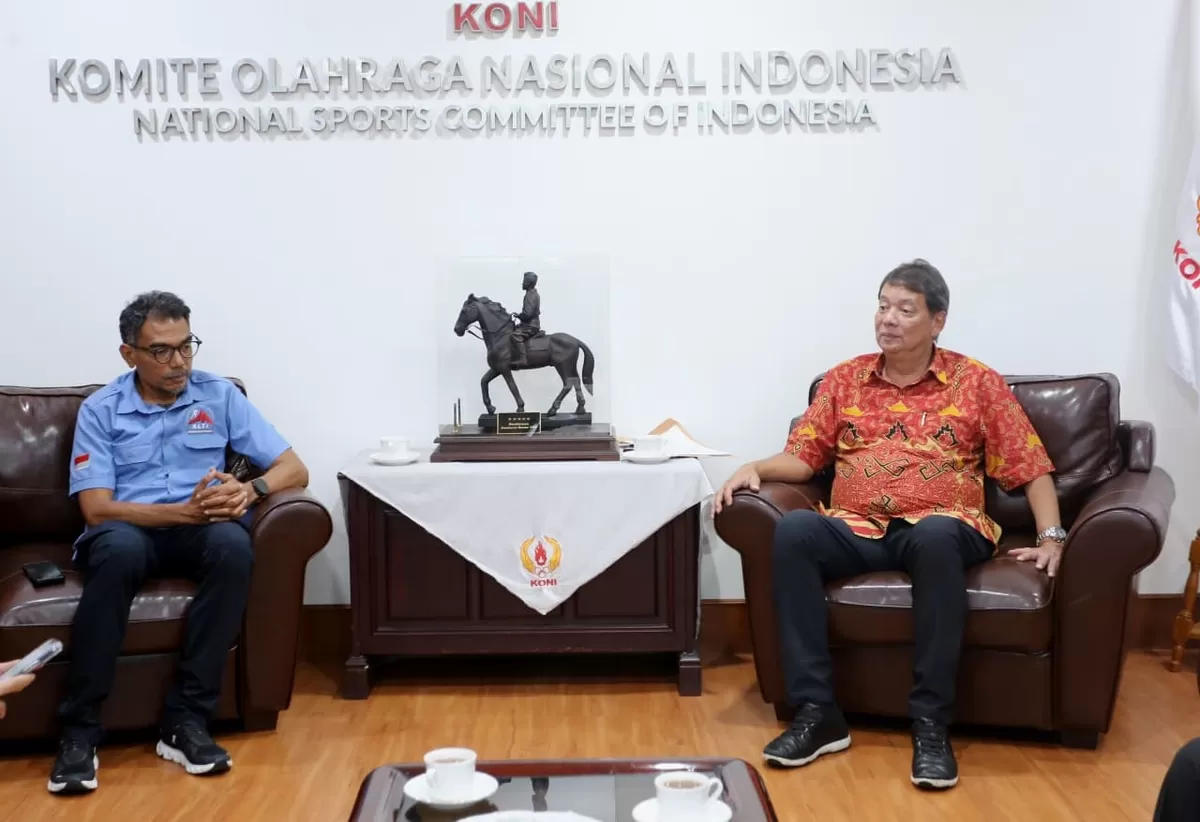 Sekretaris Jenderal (Sekjen) Komite Olahraga Nasional Indonesia (KONI) Pusat Drs. Tb. Lukman Djajadikusuma, MEMOS., menerima audiensi jajaran Pengurus Pusat Asosiasi Lari Trail Indonesia (PP. ALTI)