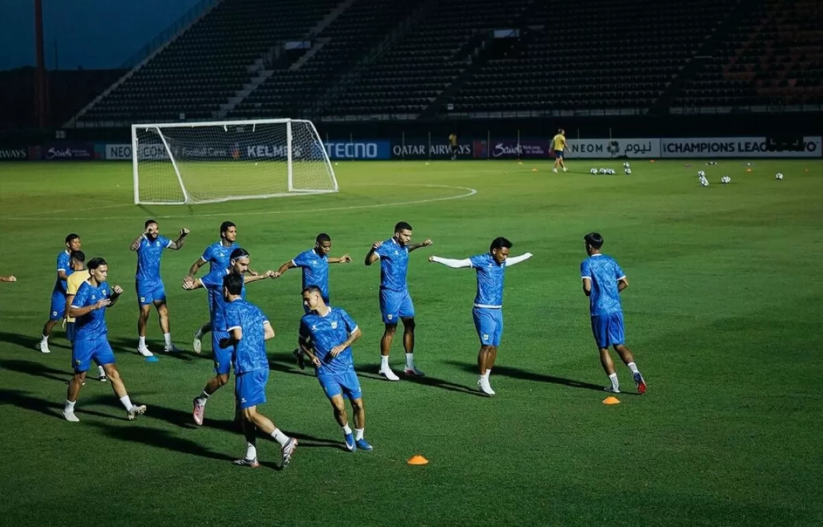 Skuat Persib jalani latihan resmi di Stadion Rachaburi 