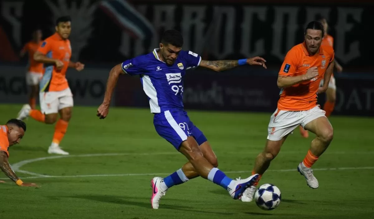 Pertandingan Persib vs Ratchaburi FC pada leg pertama ACL 2 2025/26. (Persib)
