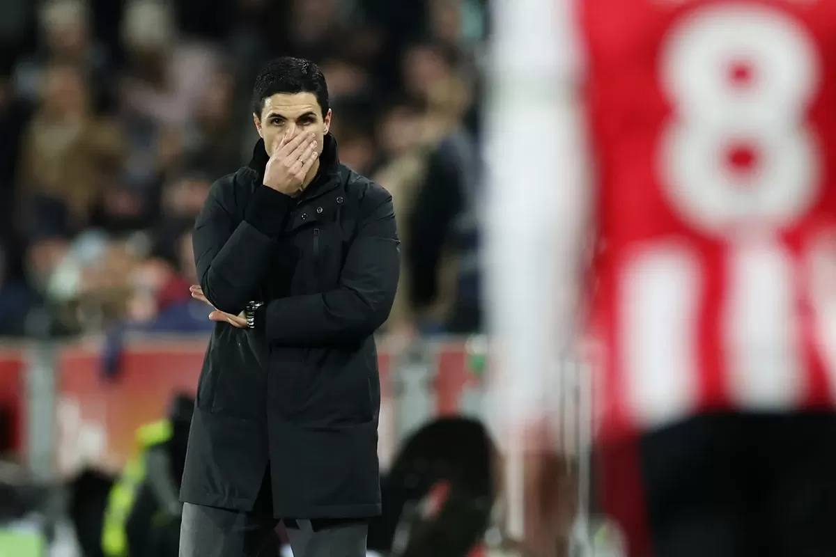 Arsenal unggul empat poin di puncak klasemen, tetapi akan menganggap hasil imbang tersebut sebagai kehilangan dua poin.
