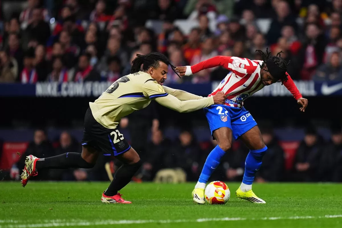 Julian Alvarez mengakhiri paceklik golnya dengan tendangan indah dari tepi kotak penalti.