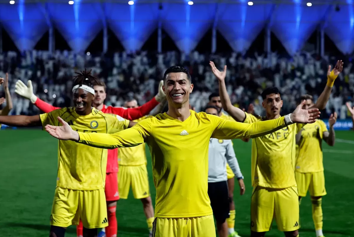 Cristiano Ronaldo mencetak gol pertamanya pada usia 41 tahun saat Al-Nassr menekuk Al Fateh 2-0.