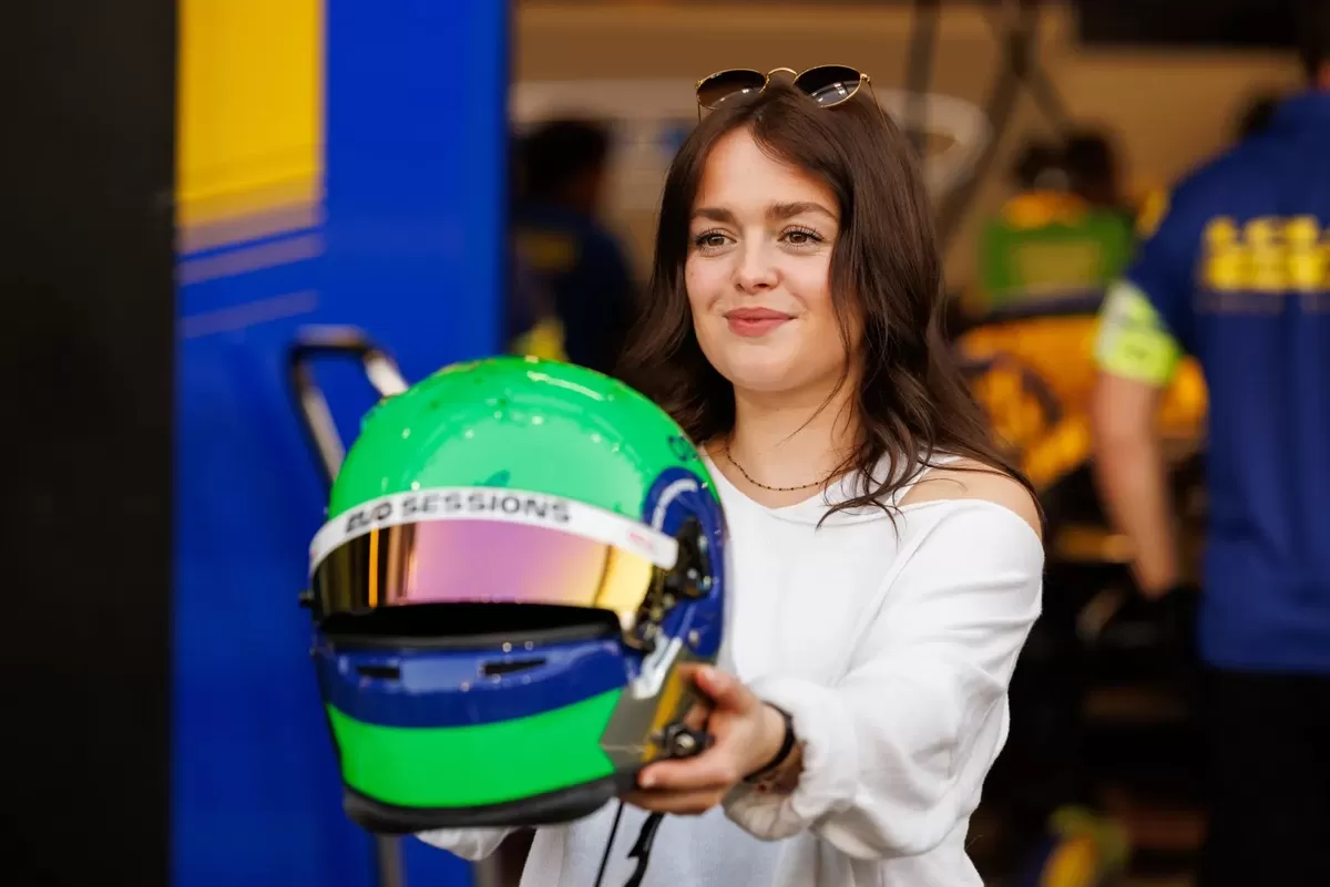 Putri Richard Hammond, Izzy, terlibat kecelakaan Formula E.